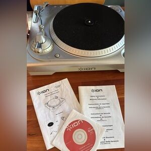 ION USB Silver Turntable